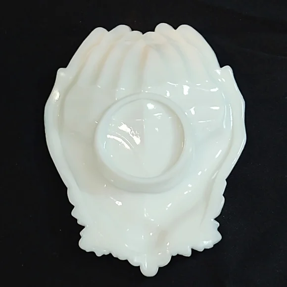 Vintage Designer Milk Glass Open Hands Dish/Trinket Tray - Picture 5 of 6